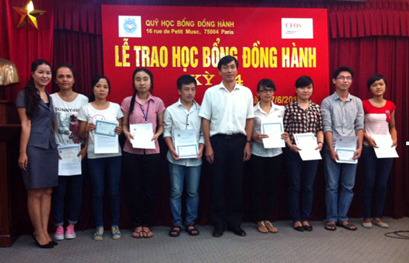 Lễ trao Học bổng Đồng hành lần thứ 24 năm học 2012 - 2013